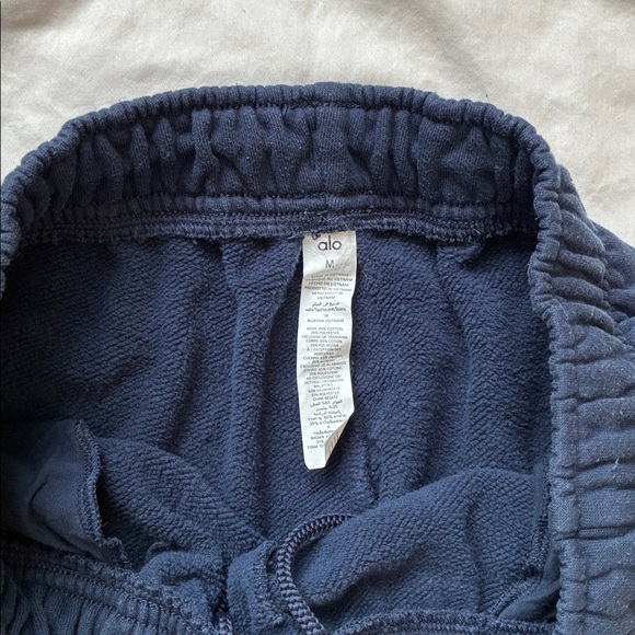 ALO Yoga Accolade Navy Blue Sweatpants, Size Medium - Picture 3 of 8